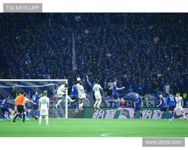 穆斯卡特赛后远征区致谢远征军高唱助威曲暖心时刻展现球队凝聚力量